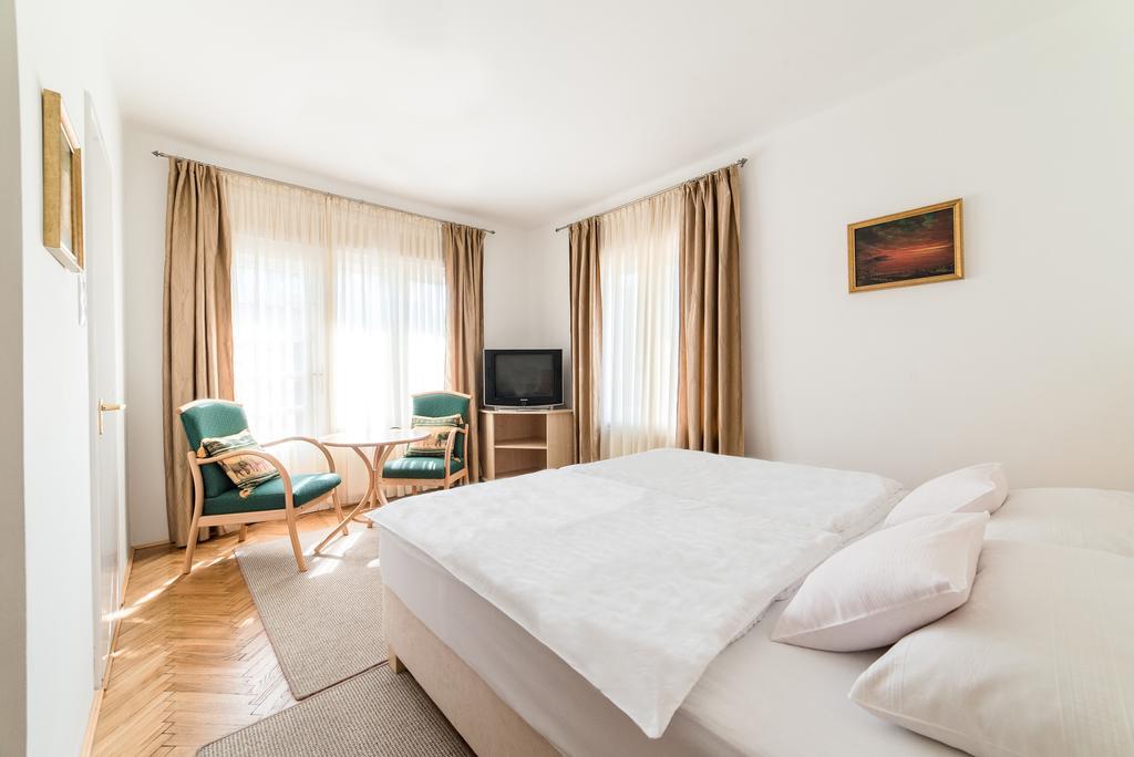 Forestine Guesthouse Хевиз Экстерьер фото