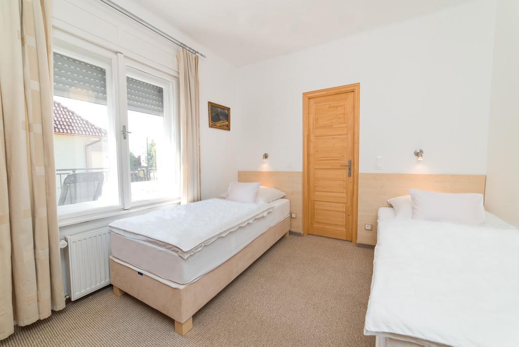 Forestine Guesthouse Хевиз Экстерьер фото